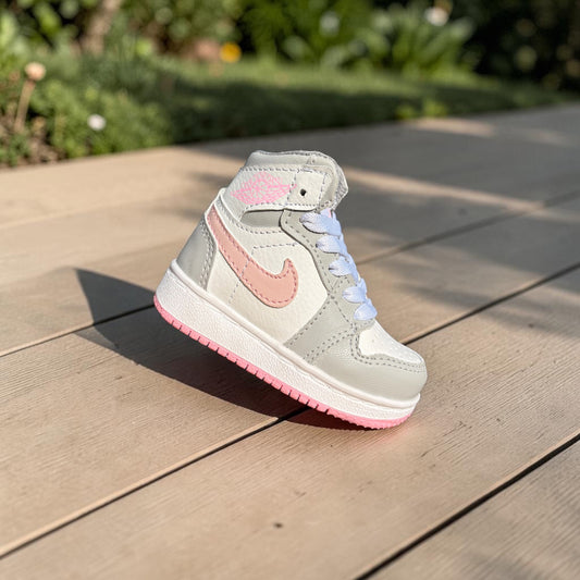 Jade, tenis botín blanco, gris y rosa Christhinne