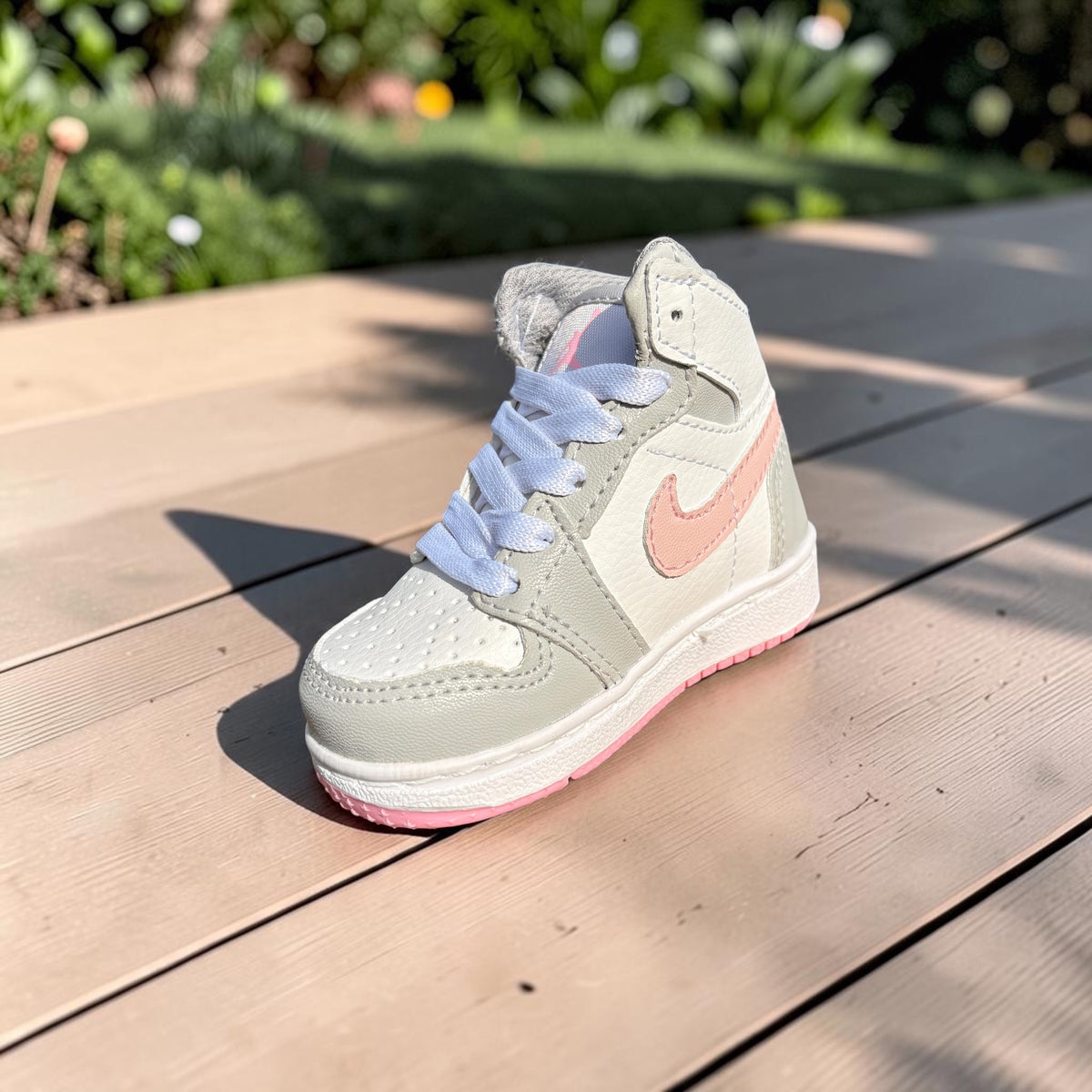 Jade, tenis botín blanco, gris y rosa Christhinne - foto 3