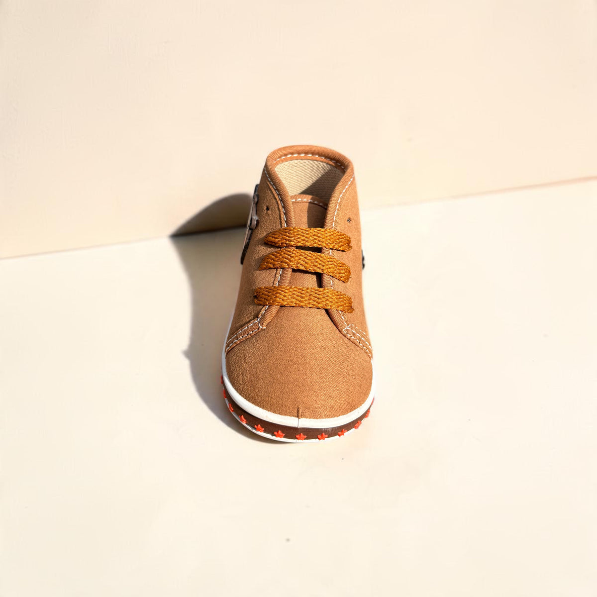 Nube, botitas beige con capibara bordada Christhinne - foto 2