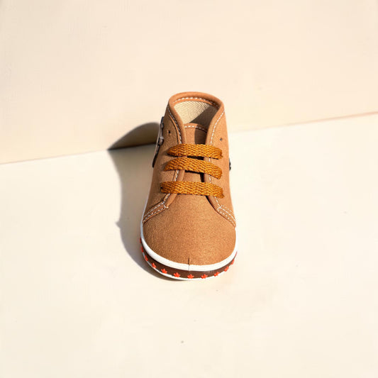 Nube, botitas beige con capibara bordada Christhinne - foto 2